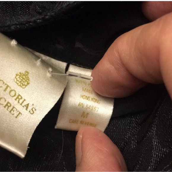 Victoria, secret vintage, beautiful, white lace like pattern slight larger - Picture 6 of 8